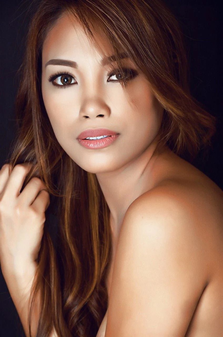 The Daily Serum is A Hyaluronic Acid, Water-based Serums That Hydrate and Invigorates Your Skin - Joanna Vargas